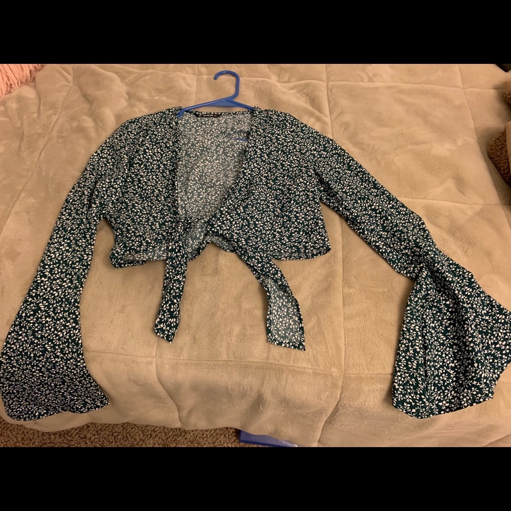 Crop top long sleeve thin material